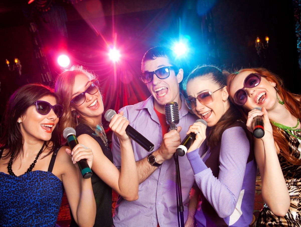 Loa Karaoke JBL KI-82 - dòng loa karaoke giá cực rẻ, hát cực hay